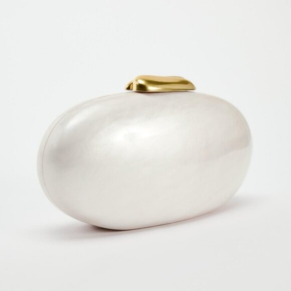 ZARA GOLD CLOSURE BOX CLUTCH - Picture 4 of 7